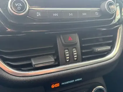 Photo 10 Ford Fiesta 1.0 EcoBoost 100ch Stop&Start Titanium 5p Euro6.2