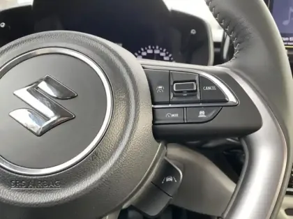 Photo 9 Suzuki Swift 1.2 Hybrid 83ch Pack