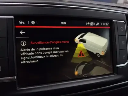 Photo 29 Citroën Jumpy III M BlueHDi 120 S&S BVM6 (300 Nm) Driver