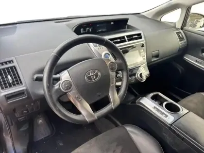Photo 14 Toyota Prius + 136h SkyView TSS