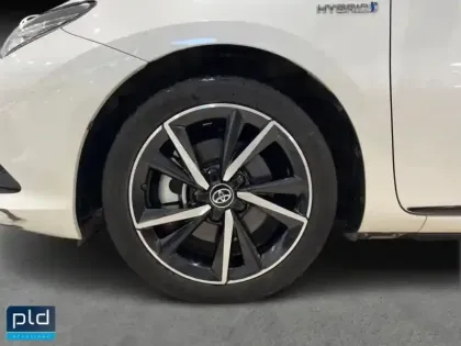 Photo 8 Toyota Auris  HSD 136h Collection