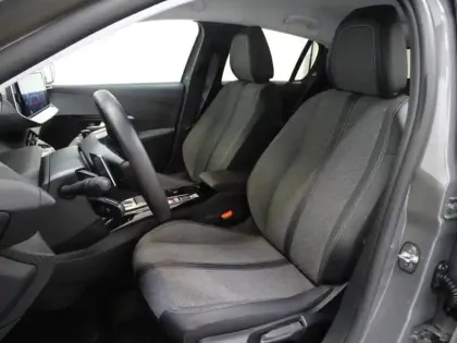 Photo 6 Peugeot 208  1.2 Hybrid 100ch Allure e-DCS6