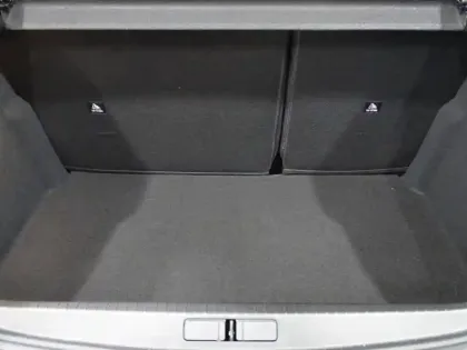 Photo 8 Peugeot 208  1.2 Hybrid 100ch Allure e-DCS6