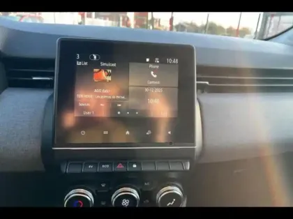 Photo 6 Renault Clio  1.6 E-Tech 145ch full hybrid Evolution - 24