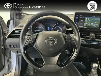 Photo 8 Toyota C-HR  122h Distinctive 2WD E-CVT RC18