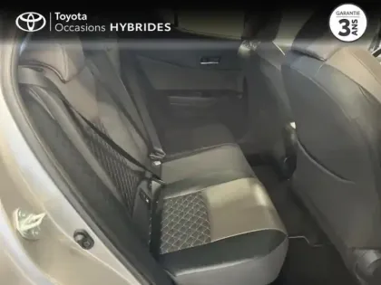 Photo 6 Toyota C-HR  122h Distinctive 2WD E-CVT RC18