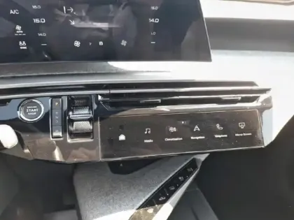 Photo 11 Peugeot 3008  1.2 Hybrid 136ch Allure e-DCS6