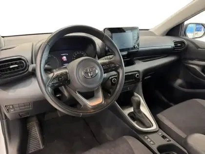 Photo 13 Toyota Yaris  116h Dynamic 5p MY22