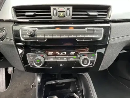 Photo 11 BMW X2  sDrive18i 136ch Business Design