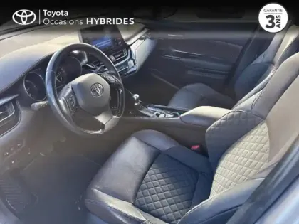 Photo 17 Toyota C-HR  122h Distinctive 2WD E-CVT RC18