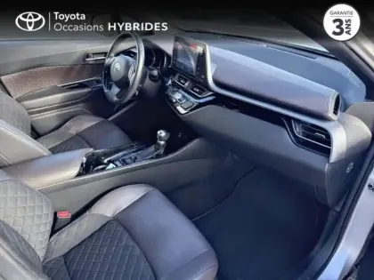 Photo 26 Toyota C-HR  122h Distinctive 2WD E-CVT RC18