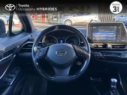 Photo 8 Toyota C-HR  122h Distinctive 2WD E-CVT RC18