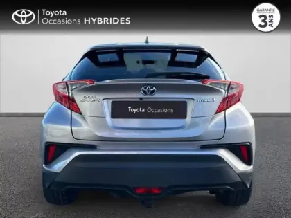 Photo 24 Toyota C-HR  122h Distinctive 2WD E-CVT RC18