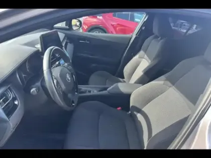 Photo 9 Toyota C-HR  122h Dynamic 2WD E-CVT RC18