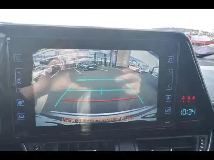 Photo 13 Toyota C-HR  122h Dynamic 2WD E-CVT RC18