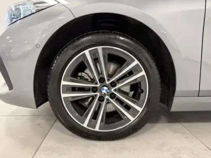 Photo 8 BMW Serie 1 Série 1 116dA 116ch Business Design DKG7