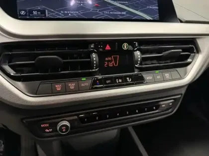 Photo 14 BMW Serie 1 Série 1 116dA 116ch Business Design DKG7