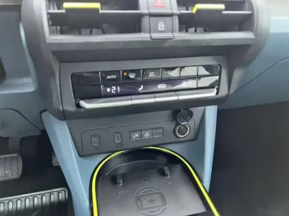 Photo 14 Fiat Panda Grande  1.2 Hybrid Turbo 110ch La Prima eDCT6