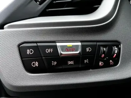 Photo 11 BMW Serie 1 Série 1 118i 140ch Lounge