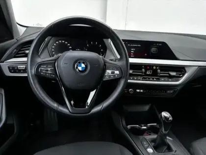 Photo 9 BMW Serie 1 Série 1 118i 140ch Lounge