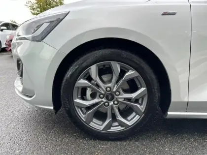 Photo 8 Ford Focus  1.0 Flexifuel mHEV 125ch ST-Line X