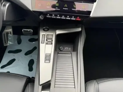 Photo 15 Peugeot 308  Hybrid 145ch GT / ALCANTARA