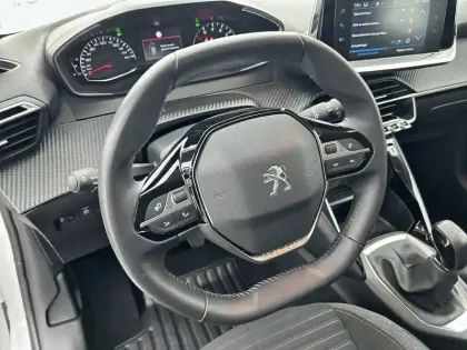 Photo 8 Peugeot 208  PureTech 75 S&S BVM5