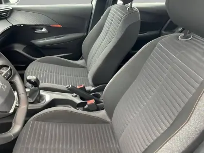 Photo 52 Peugeot 208  PureTech 75 S&S BVM5