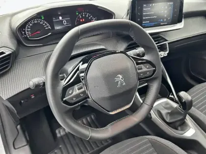 Photo 50 Peugeot 208  PureTech 75 S&S BVM5