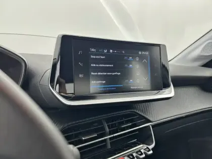 Photo 61 Peugeot 208  PureTech 75 S&S BVM5