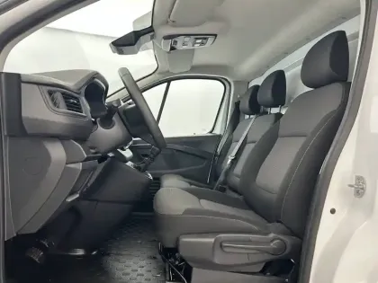 Photo 19 Renault Trafic  FGN L1H1 3000 KG BLUE DCI 130