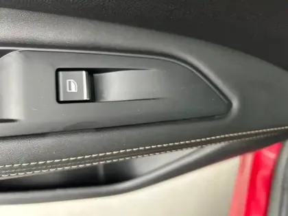 Photo 93 Peugeot 3008  Hybrid 225 e-EAT8