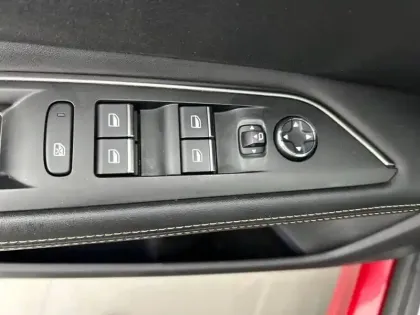 Photo 95 Peugeot 3008  Hybrid 225 e-EAT8