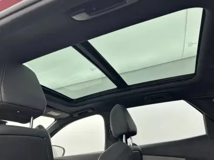 Photo 56 Peugeot 3008  Hybrid 225 e-EAT8