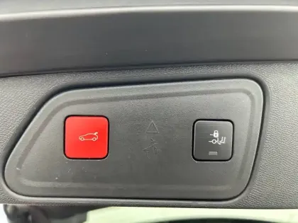 Photo 17 Peugeot 3008  Hybrid 225 e-EAT8