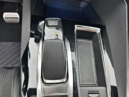 Photo 49 Peugeot 3008  Hybrid 225 e-EAT8