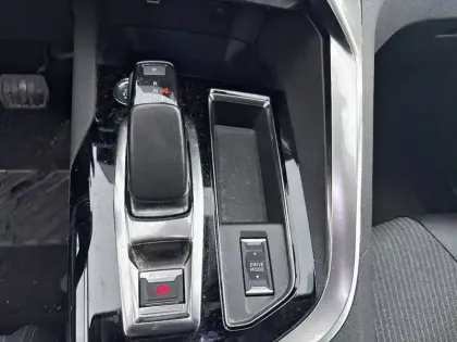 Photo 13 Peugeot 3008  Hybrid 225 e-EAT8