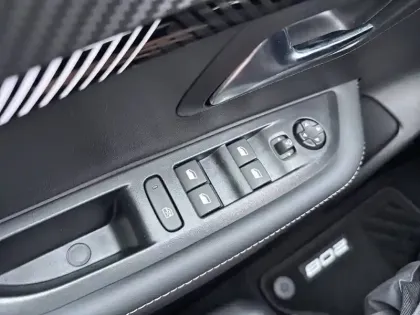 Photo 24 Peugeot 208  Hybrid 110 e-DCS6