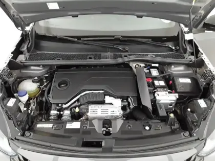 Photo 21 Peugeot 2008  Hybrid 145 e-DCS6