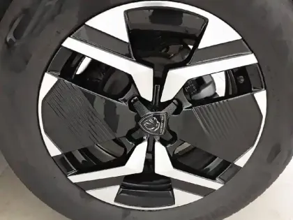 Photo 12 Peugeot 2008  Hybrid 145 e-DCS6