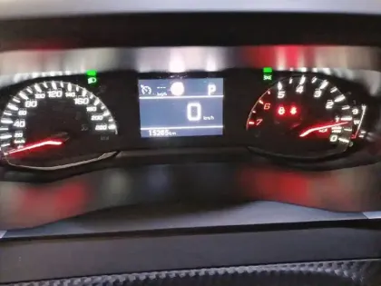 Photo 9 Peugeot 2008  PureTech 130 S&S EAT8