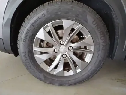 Photo 12 Peugeot 2008  PureTech 130 S&S EAT8