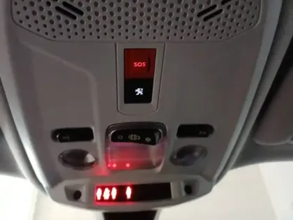 Photo 24 Peugeot 2008  PureTech 130 S&S EAT8