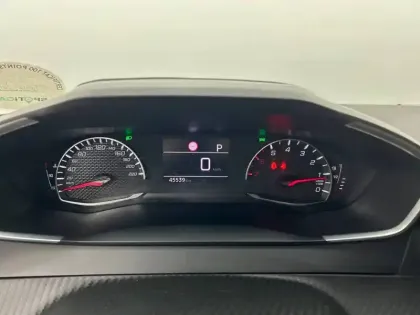 Photo 40 Peugeot 2008  PureTech 130 S&S EAT8