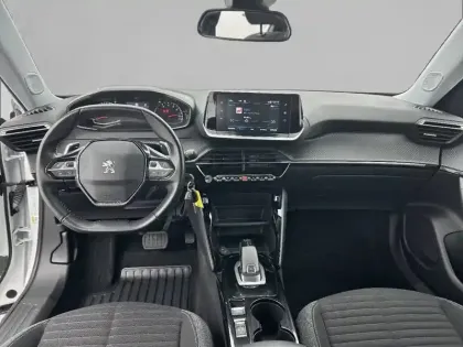 Photo 69 Peugeot 2008  PureTech 130 S&S EAT8