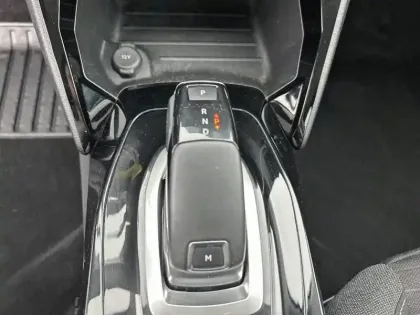 Photo 75 Peugeot 2008  PureTech 130 S&S EAT8