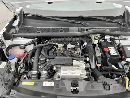 Photo 76 Peugeot 2008  PureTech 130 S&S EAT8