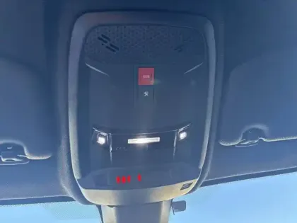 Photo 20 Peugeot 208  PureTech 100 S&S EAT8