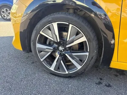 Photo 12 Peugeot 208  PureTech 100 S&S EAT8