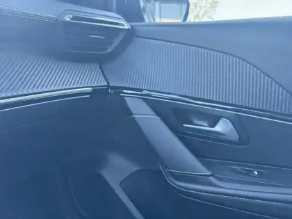 Photo 17 Peugeot 208  PureTech 100 S&S EAT8